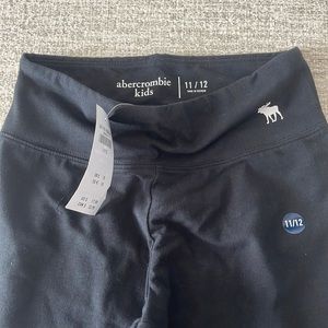 Abercrombie High Rise Icon Legging size for 11/12 color black